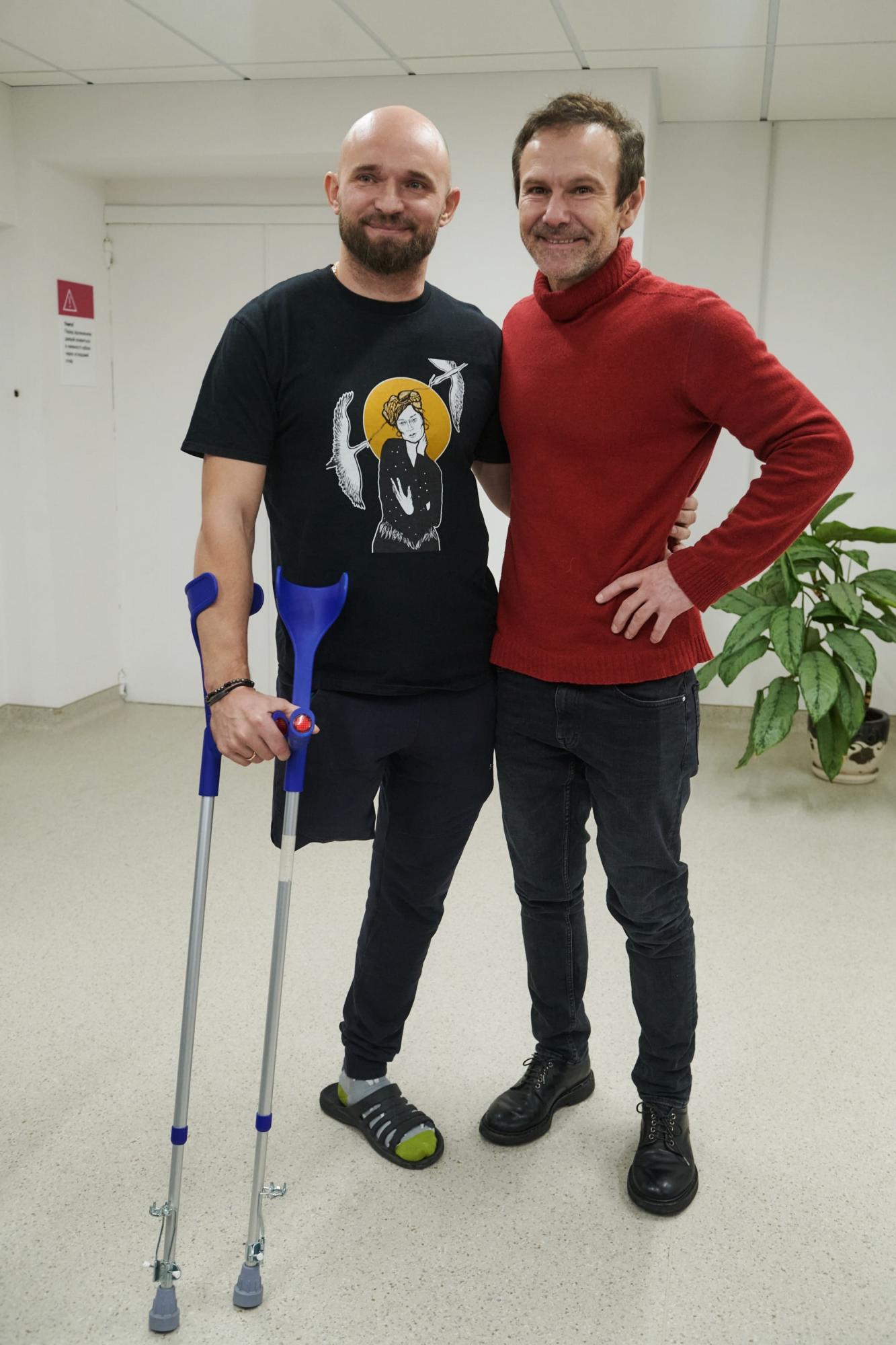 Вакарчук зіграв несподіваний концерт для військових: душевні фото і відео